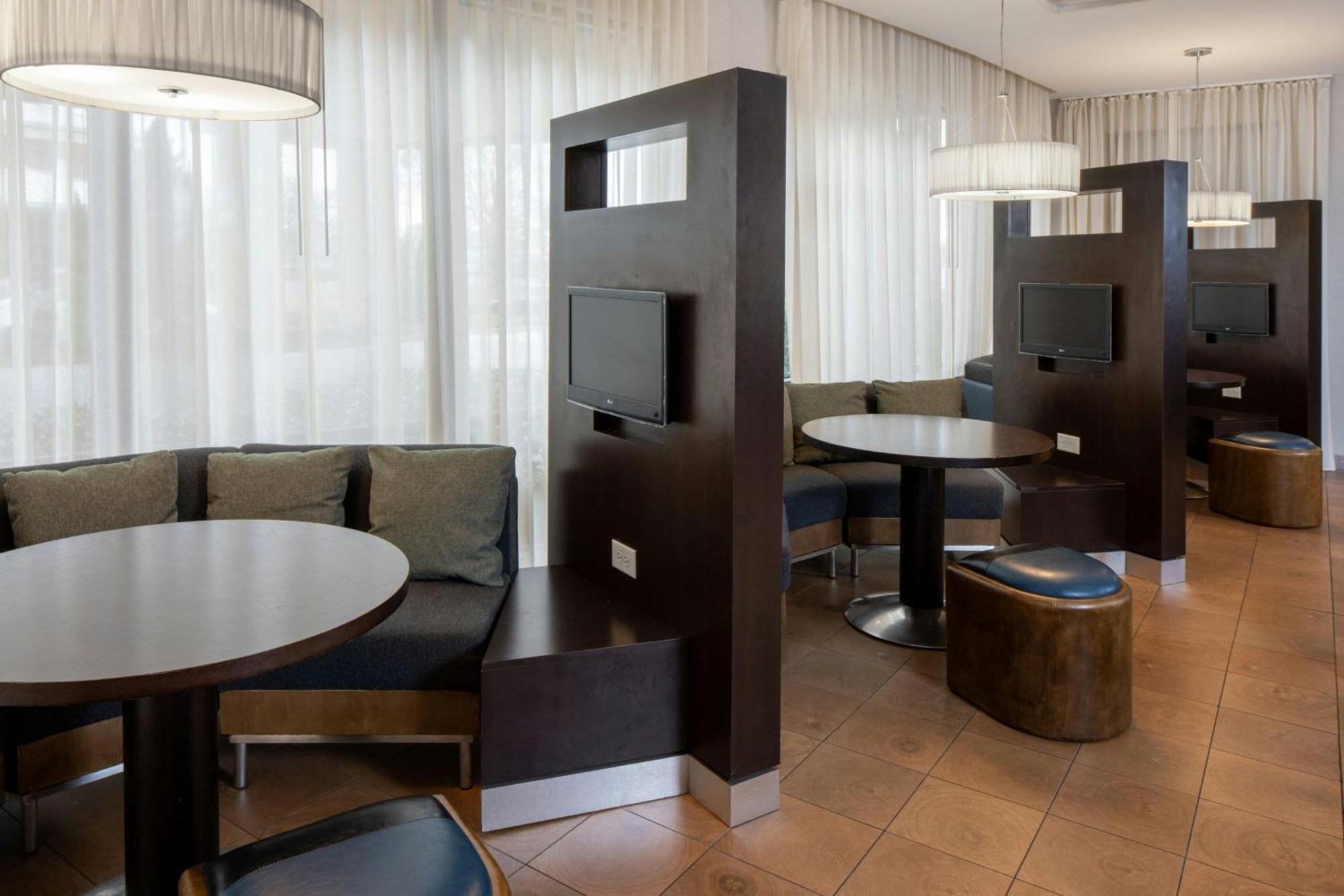 Courtyard By Marriott Jackson Airport/Pearl Hotel Kültér fotó